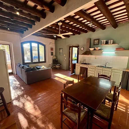 Casa Independiente En El Centro De La Poblacion Vilamaniscle